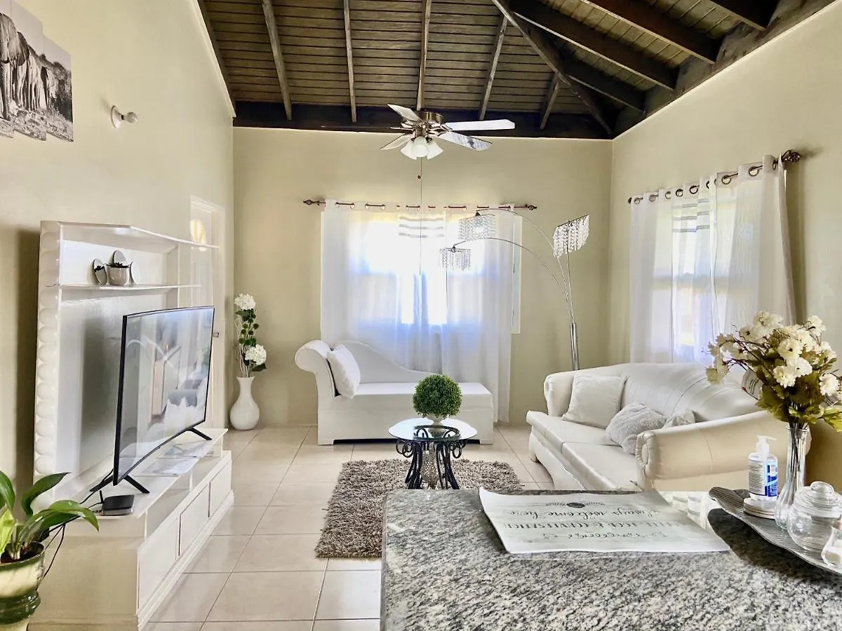 White Diamond Daire Runaway Bay