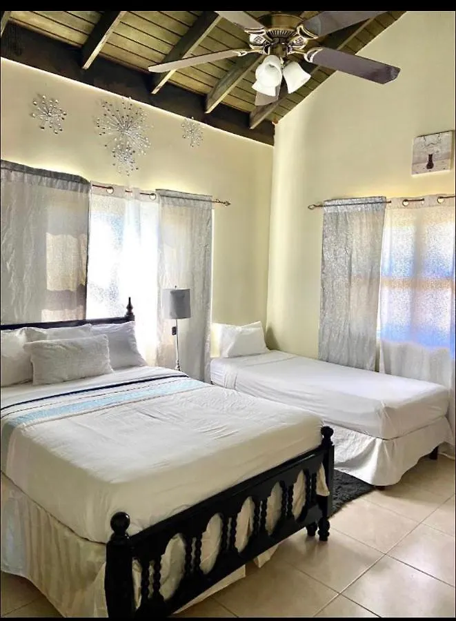 White Diamond Apartment Runaway Bay