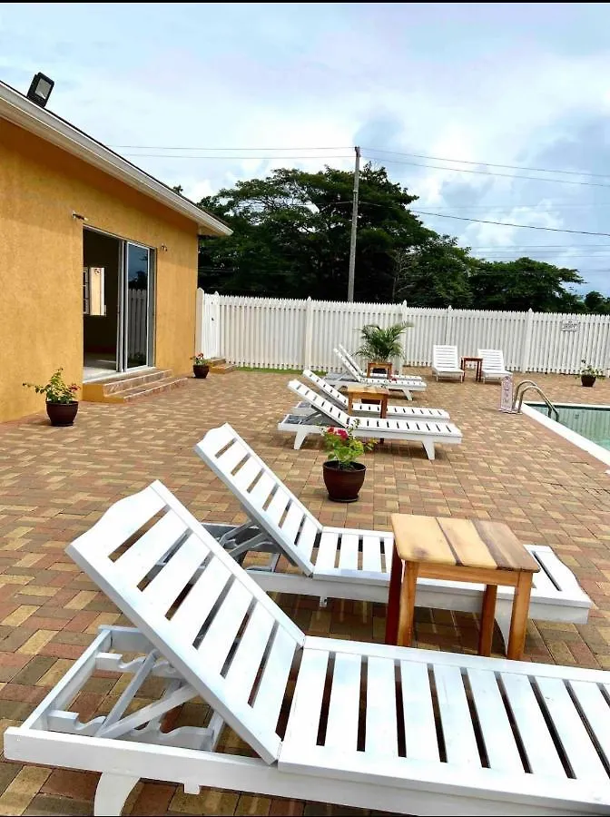 White Diamond Daire Runaway Bay