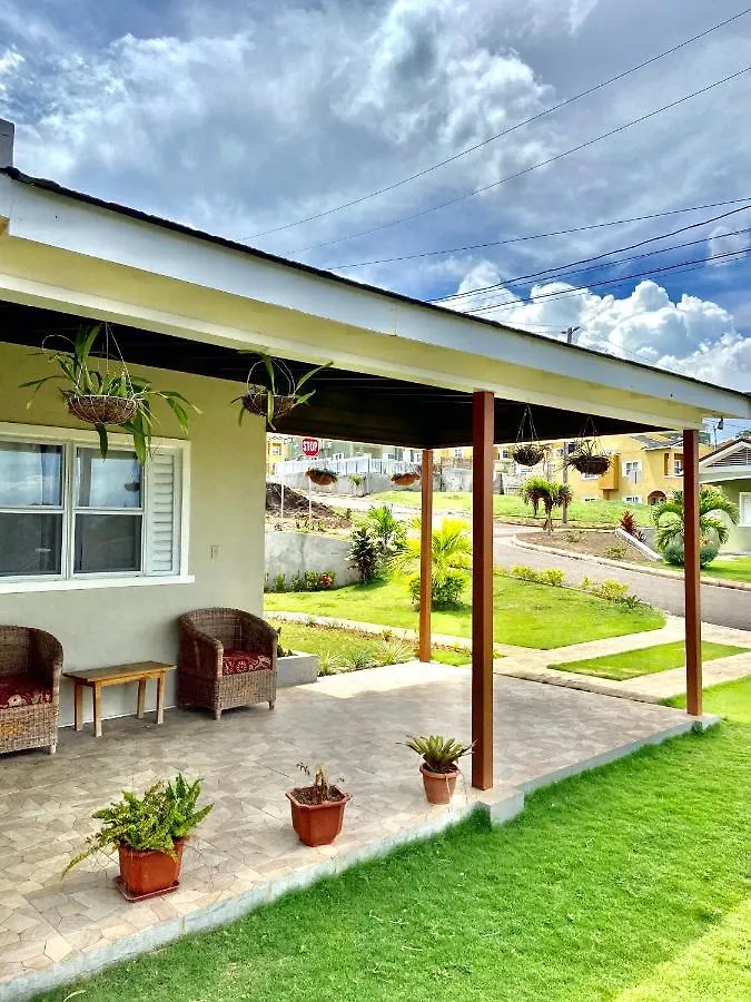 White Diamond Apartment Runaway Bay