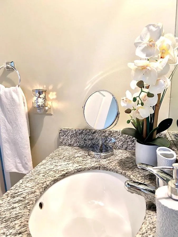 White Diamond Apartment Runaway Bay