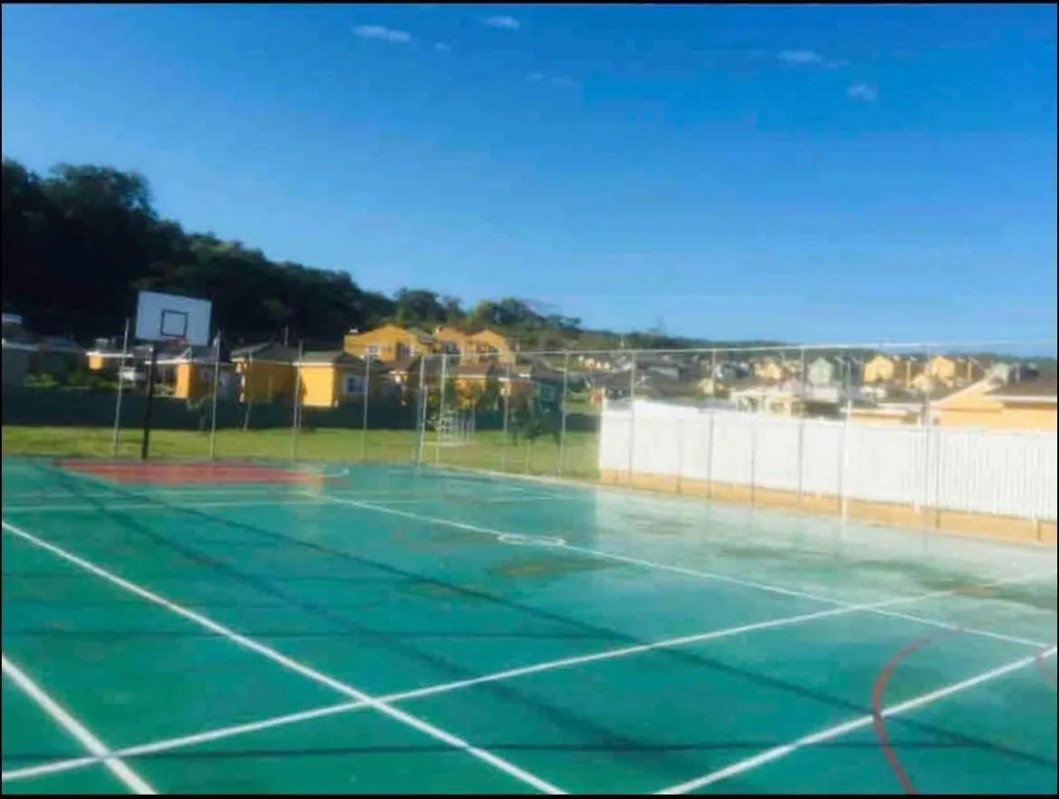 White Diamond Apartment Runaway Bay