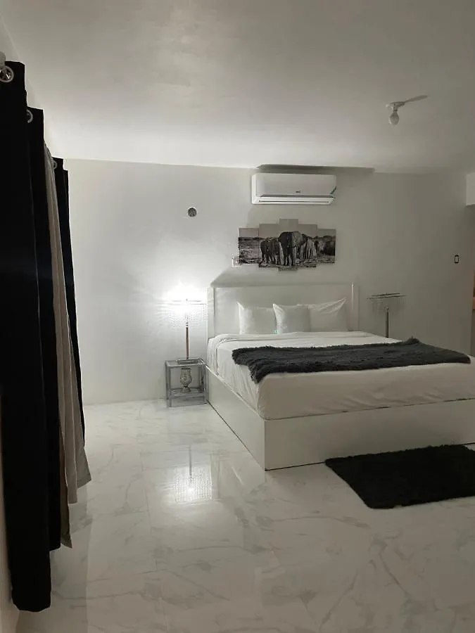 White Diamond Apartment Runaway Bay