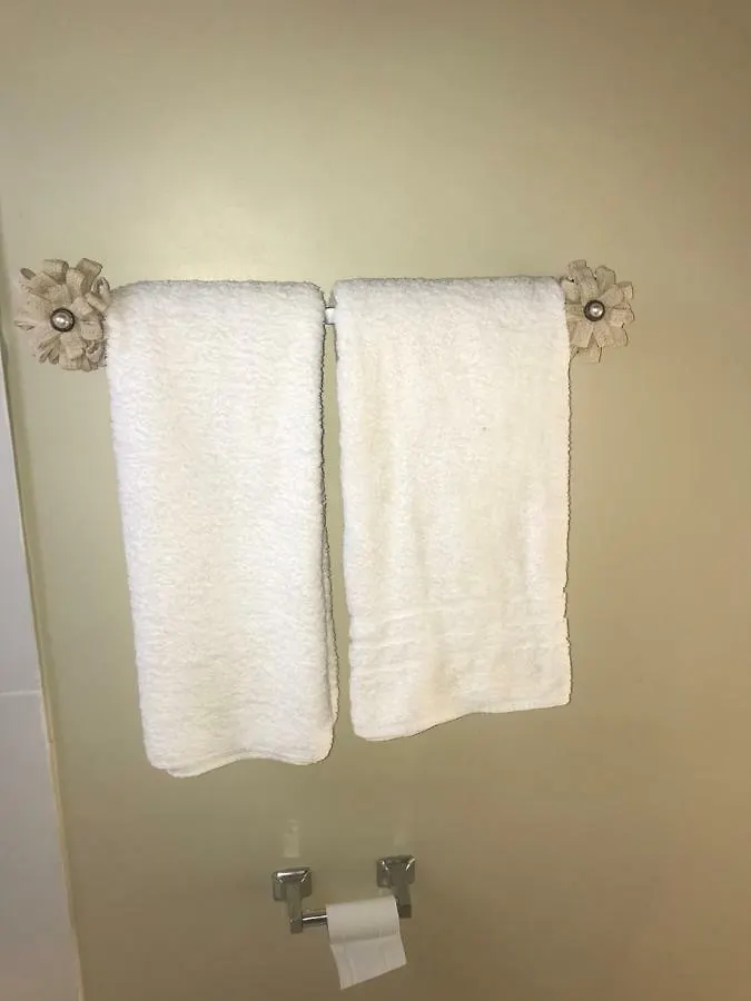 White Diamond Apartment Runaway Bay